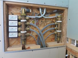 Manifold with zone valves